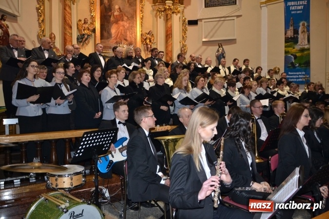 Zdjęcie w galerii na portalu naszraciborz.pl: Muzyka nie zna granic - polskie i czeskie chóry wystąpiły w Krzyżanowicach wiadomości z regionu