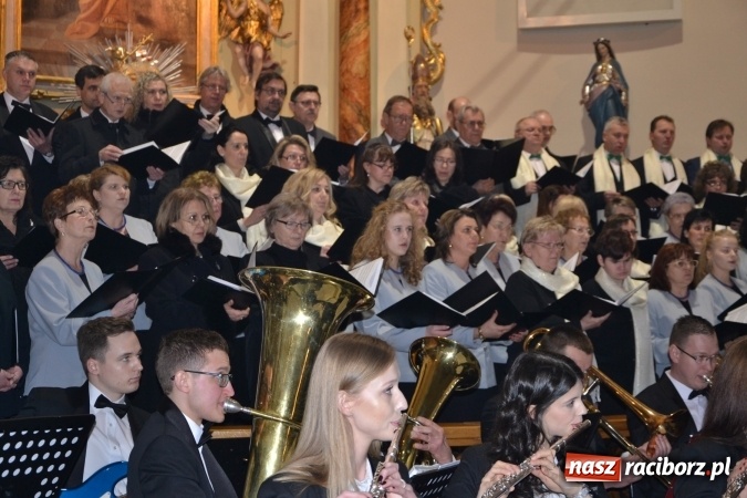 Zdjęcie w galerii na portalu naszraciborz.pl: Muzyka nie zna granic - polskie i czeskie chóry wystąpiły w Krzyżanowicach wiadomości z regionu