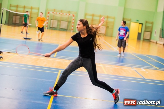 Zdjęcie w galerii na portalu naszraciborz.pl: Powiatowy finał badmintona szkół gimnazjalnych wiadomości z regionu
