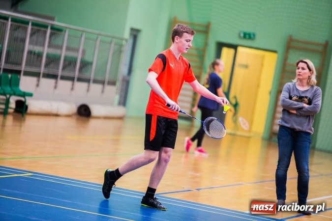 Zdjęcie w galerii na portalu naszraciborz.pl: Powiatowy finał badmintona szkół gimnazjalnych wiadomości z regionu
