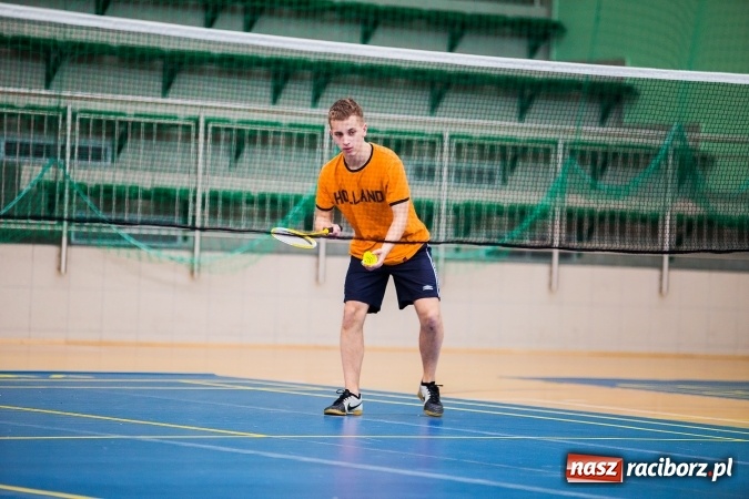 Zdjęcie w galerii na portalu naszraciborz.pl: Powiatowy finał badmintona szkół gimnazjalnych wiadomości z regionu