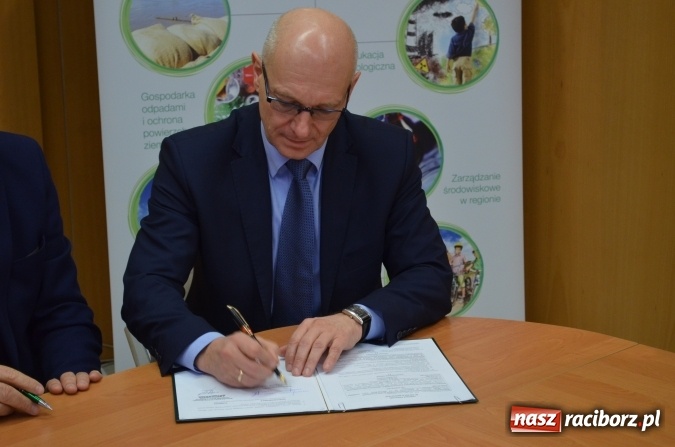 Zdjęcie w galerii na portalu naszraciborz.pl: WFOŚiGW w Katowicach podpisał umowę z MPGK Katowice wiadomości z regionu