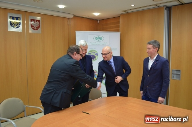 Zdjęcie w galerii na portalu naszraciborz.pl: WFOŚiGW w Katowicach podpisał umowę z MPGK Katowice wiadomości z regionu