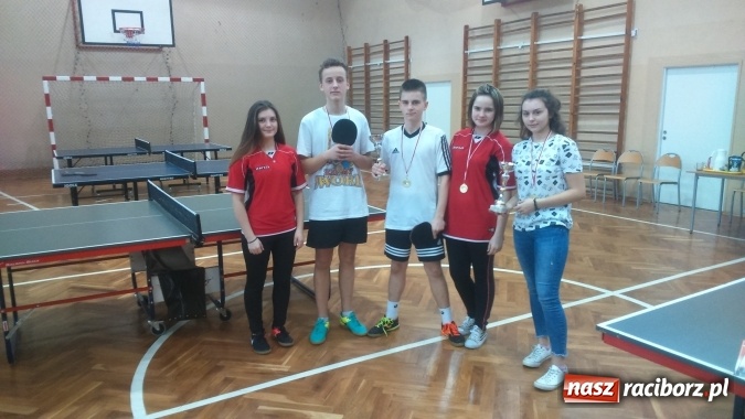 Zdjęcie w galerii na portalu naszraciborz.pl: Zwycięstwo Szonowic w powiatowym turnieju tenisa stołowego wiadomości z regionu