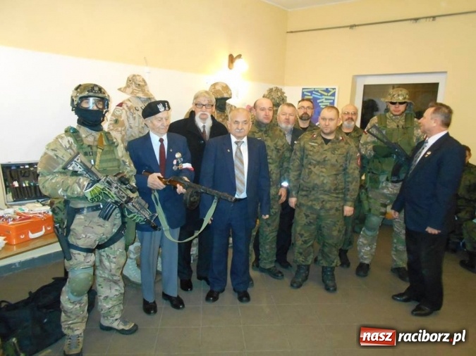 Zdjęcie w galerii na portalu naszraciborz.pl: Jednostka Strzelecka z Raciborza na uroczystościach 75. rocznicy powstania Armii Krajowej wiadomości z regionu