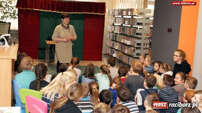 Zdjęcie w galerii na portalu naszraciborz.pl: Teatr Maska ponownie w raciborskiej bibliotece  wiadomości z regionu