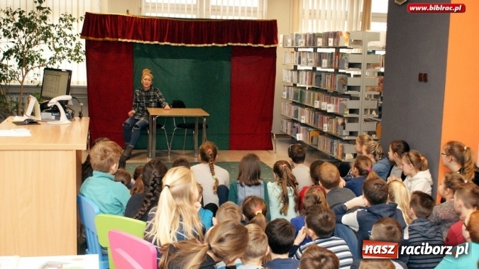 Zdjęcie w galerii na portalu naszraciborz.pl: Teatr Maska ponownie w raciborskiej bibliotece  wiadomości z regionu