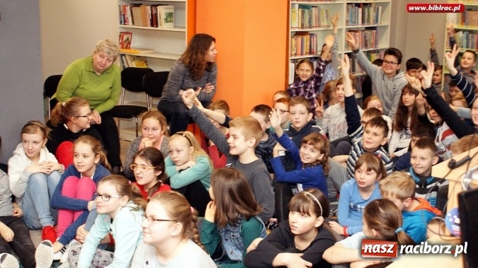 Zdjęcie w galerii na portalu naszraciborz.pl: Teatr Maska ponownie w raciborskiej bibliotece  wiadomości z regionu