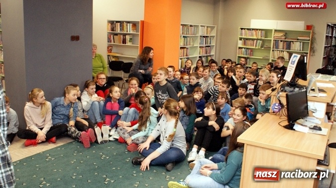 Zdjęcie w galerii na portalu naszraciborz.pl: Teatr Maska ponownie w raciborskiej bibliotece  wiadomości z regionu