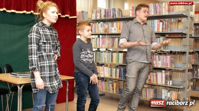 Zdjęcie w galerii na portalu naszraciborz.pl: Teatr Maska ponownie w raciborskiej bibliotece  wiadomości z regionu