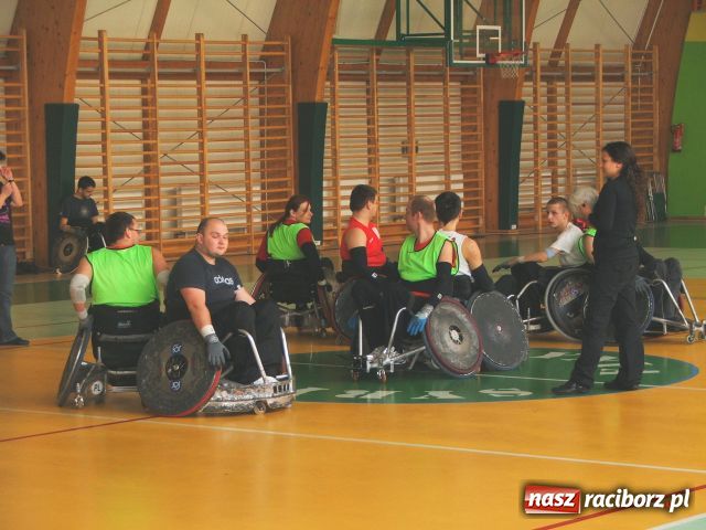 Zdjęcie w galerii na portalu naszraciborz.pl: Sprawni połamańcy czyli rugby na wózkach wiadomości z regionu