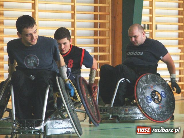Zdjęcie w galerii na portalu naszraciborz.pl: Sprawni połamańcy czyli rugby na wózkach wiadomości z regionu