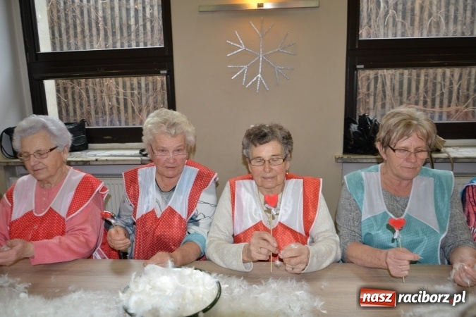 Zdjęcie w galerii na portalu naszraciborz.pl: Szkubanie piyrza w Tworkowie wiadomości z regionu