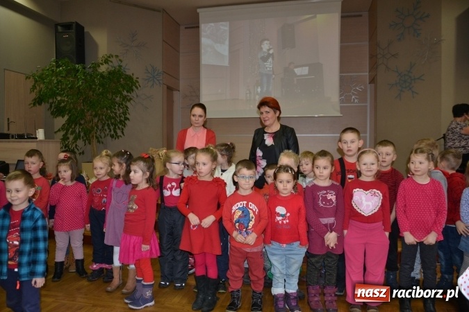 Zdjęcie w galerii na portalu naszraciborz.pl: Szkubanie piyrza w Tworkowie wiadomości z regionu