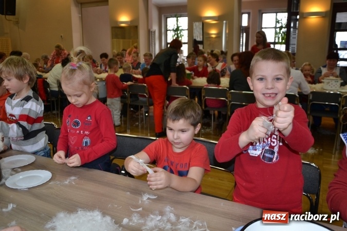 Zdjęcie w galerii na portalu naszraciborz.pl: Szkubanie piyrza w Tworkowie wiadomości z regionu