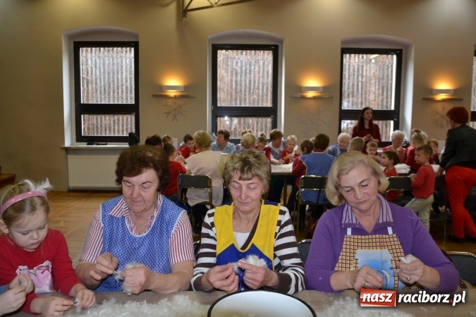 Zdjęcie w galerii na portalu naszraciborz.pl: Szkubanie piyrza w Tworkowie wiadomości z regionu