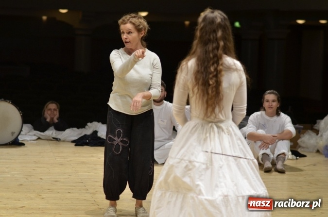 Zdjęcie w galerii na portalu naszraciborz.pl: ALLchemia - nauka, sztuka, zabawa - wyjątkowy spektakl w RCK wiadomości z regionu