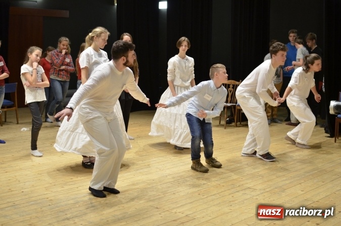 Zdjęcie w galerii na portalu naszraciborz.pl: ALLchemia - nauka, sztuka, zabawa - wyjątkowy spektakl w RCK wiadomości z regionu