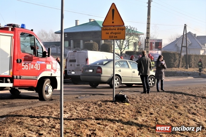 Zdjęcie w galerii na portalu naszraciborz.pl: Zderzenie skody i fiata DW 935 w Rzuchowie wiadomości z regionu