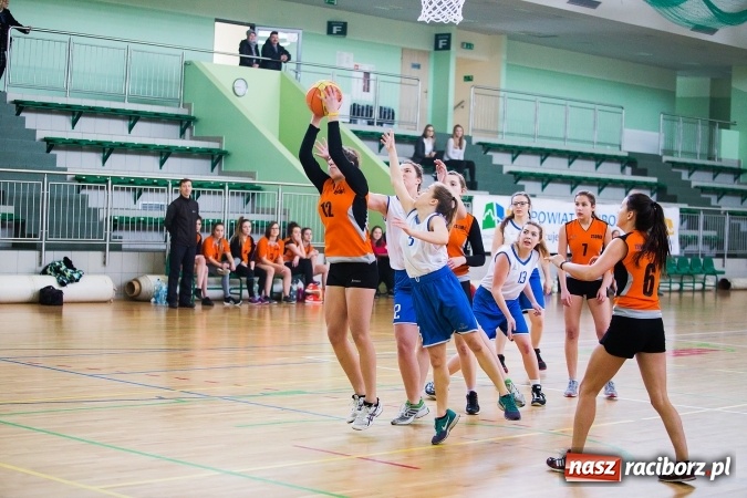 Zdjęcie w galerii na portalu naszraciborz.pl: Koszykarki z I LO najlepsze w miejskich finałach wiadomości z regionu