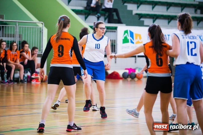 Zdjęcie w galerii na portalu naszraciborz.pl: Koszykarki z I LO najlepsze w miejskich finałach wiadomości z regionu