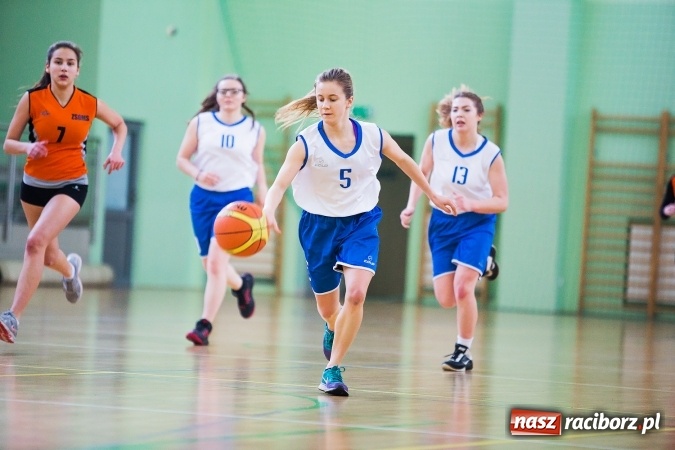 Zdjęcie w galerii na portalu naszraciborz.pl: Koszykarki z I LO najlepsze w miejskich finałach wiadomości z regionu