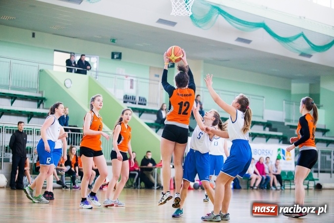 Zdjęcie w galerii na portalu naszraciborz.pl: Koszykarki z I LO najlepsze w miejskich finałach wiadomości z regionu