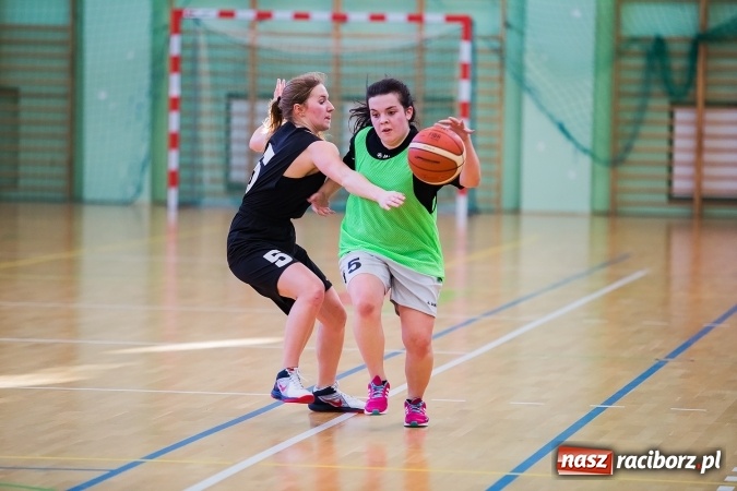 Zdjęcie w galerii na portalu naszraciborz.pl: Koszykarki z I LO najlepsze w miejskich finałach wiadomości z regionu