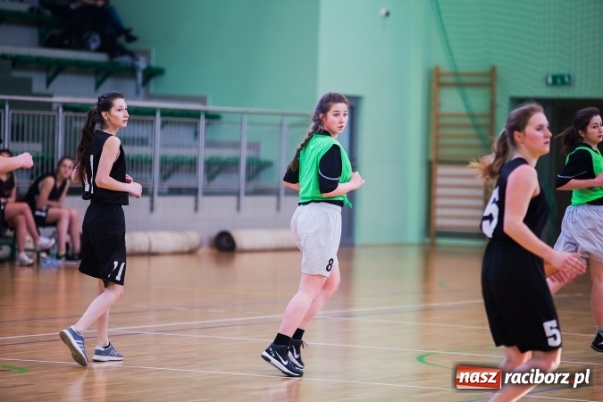 Zdjęcie w galerii na portalu naszraciborz.pl: Koszykarki z I LO najlepsze w miejskich finałach wiadomości z regionu