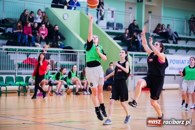 Zdjęcie w galerii na portalu naszraciborz.pl: Koszykarki z I LO najlepsze w miejskich finałach wiadomości z regionu