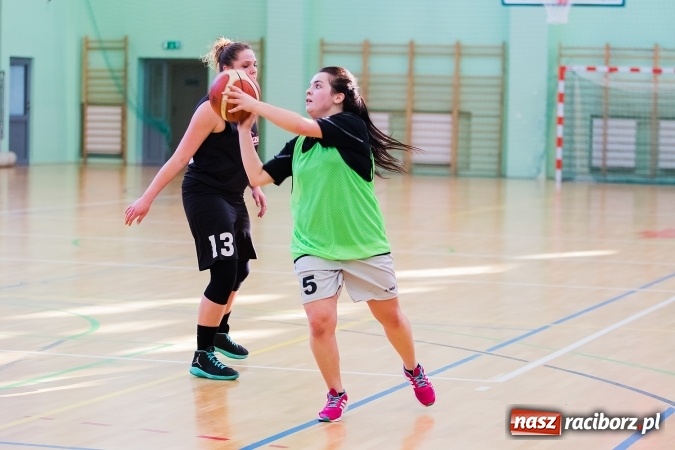 Zdjęcie w galerii na portalu naszraciborz.pl: Koszykarki z I LO najlepsze w miejskich finałach wiadomości z regionu