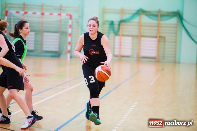 Zdjęcie w galerii na portalu naszraciborz.pl: Koszykarki z I LO najlepsze w miejskich finałach wiadomości z regionu