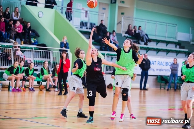 Zdjęcie w galerii na portalu naszraciborz.pl: Koszykarki z I LO najlepsze w miejskich finałach wiadomości z regionu