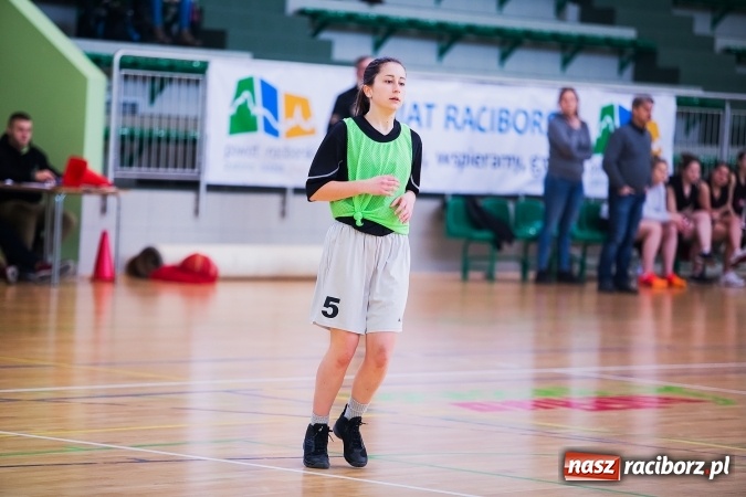 Zdjęcie w galerii na portalu naszraciborz.pl: Koszykarki z I LO najlepsze w miejskich finałach wiadomości z regionu