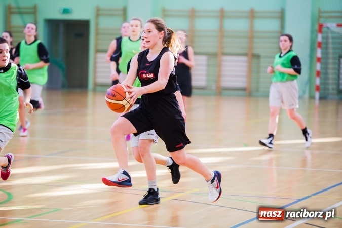 Zdjęcie w galerii na portalu naszraciborz.pl: Koszykarki z I LO najlepsze w miejskich finałach wiadomości z regionu