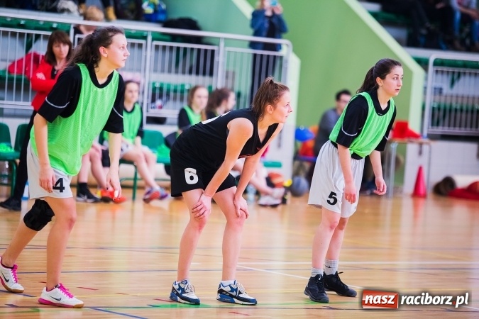 Zdjęcie w galerii na portalu naszraciborz.pl: Koszykarki z I LO najlepsze w miejskich finałach wiadomości z regionu