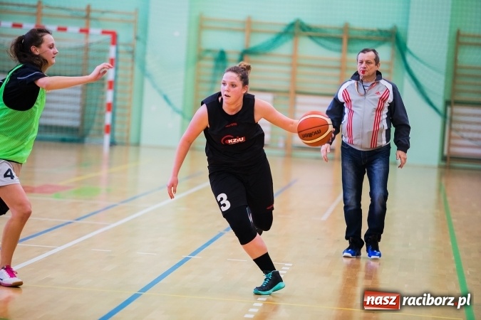 Zdjęcie w galerii na portalu naszraciborz.pl: Koszykarki z I LO najlepsze w miejskich finałach wiadomości z regionu