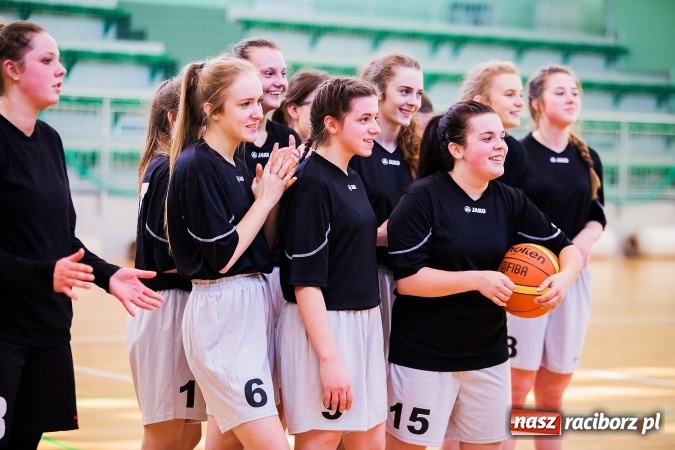 Zdjęcie w galerii na portalu naszraciborz.pl: Koszykarki z I LO najlepsze w miejskich finałach wiadomości z regionu