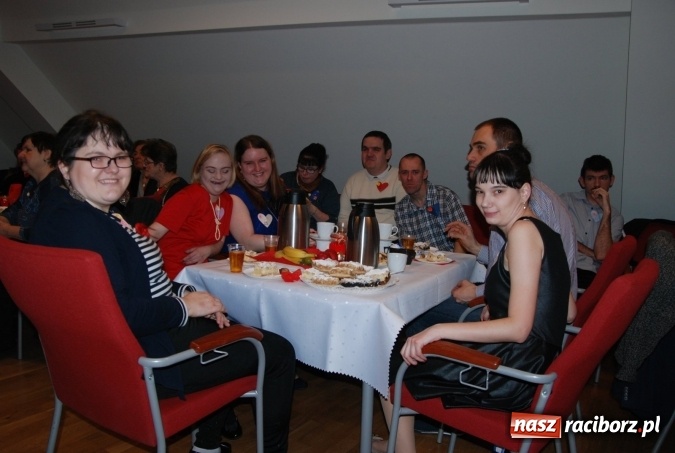 Zdjęcie w galerii na portalu naszraciborz.pl: Zabawa karnawałowa Warsztatu Terapii Zajęciowej wiadomości z regionu