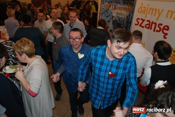 Zdjęcie w galerii na portalu naszraciborz.pl: Zabawa karnawałowa Warsztatu Terapii Zajęciowej wiadomości z regionu