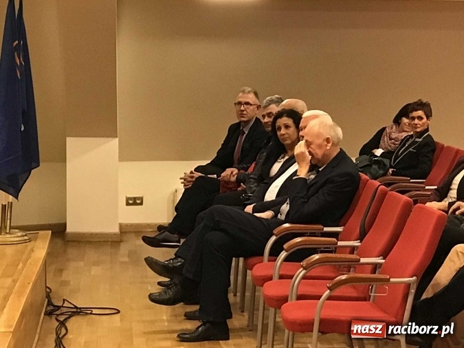 Zdjęcie w galerii na portalu naszraciborz.pl: Posłowie Platformy Obywatelskiej o rządach PiS i swoich porażkach na raciborskim zamku wiadomości z regionu