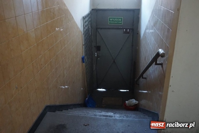 Zdjęcie w galerii na portalu naszraciborz.pl: Eksploratorzy ze Stowarzyszenia Odra 1945 weszli do starej komendy ZDJĘCIA wiadomości z regionu