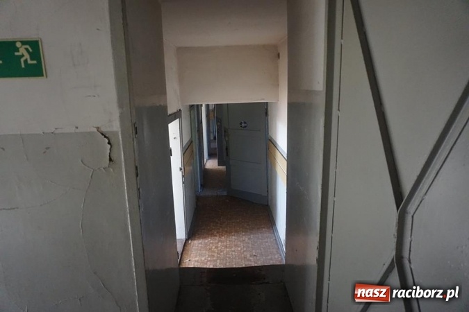 Zdjęcie w galerii na portalu naszraciborz.pl: Eksploratorzy ze Stowarzyszenia Odra 1945 weszli do starej komendy ZDJĘCIA wiadomości z regionu