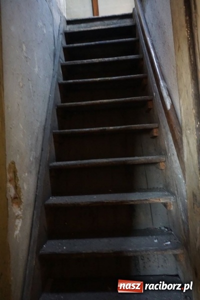 Zdjęcie w galerii na portalu naszraciborz.pl: Eksploratorzy ze Stowarzyszenia Odra 1945 weszli do starej komendy ZDJĘCIA wiadomości z regionu