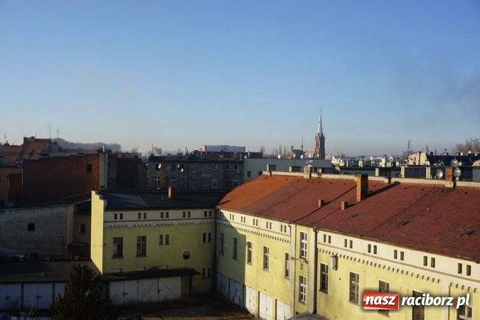 Zdjęcie w galerii na portalu naszraciborz.pl: Eksploratorzy ze Stowarzyszenia Odra 1945 weszli do starej komendy ZDJĘCIA wiadomości z regionu