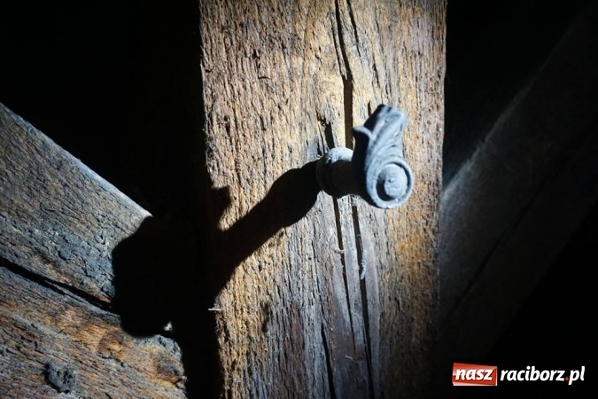 Zdjęcie w galerii na portalu naszraciborz.pl: Eksploratorzy ze Stowarzyszenia Odra 1945 weszli do starej komendy ZDJĘCIA wiadomości z regionu