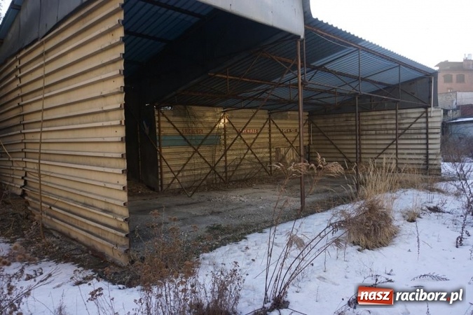 Zdjęcie w galerii na portalu naszraciborz.pl: Eksploratorzy ze Stowarzyszenia Odra 1945 weszli do starej komendy ZDJĘCIA wiadomości z regionu