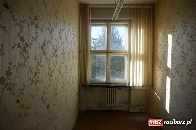 Zdjęcie w galerii na portalu naszraciborz.pl: Eksploratorzy ze Stowarzyszenia Odra 1945 weszli do starej komendy ZDJĘCIA wiadomości z regionu