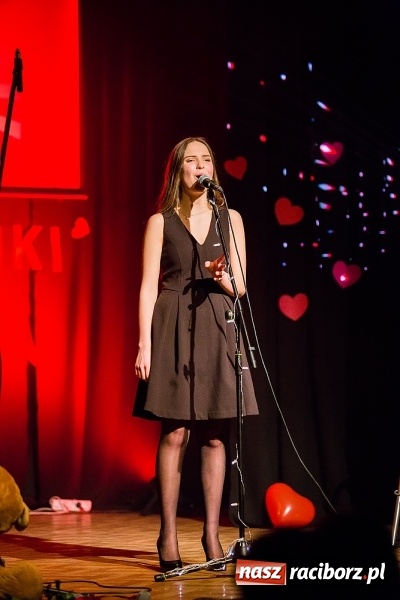 Zdjęcie w galerii na portalu naszraciborz.pl: Walentynkowa środa z zespołem Miraż w Młodzieżowym Domu Kultury wiadomości z regionu