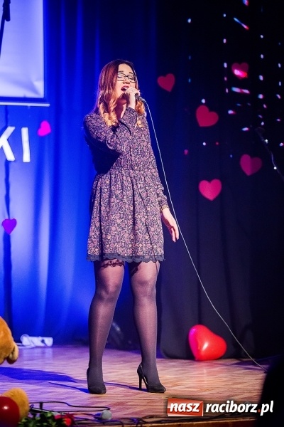 Zdjęcie w galerii na portalu naszraciborz.pl: Walentynkowa środa z zespołem Miraż w Młodzieżowym Domu Kultury wiadomości z regionu